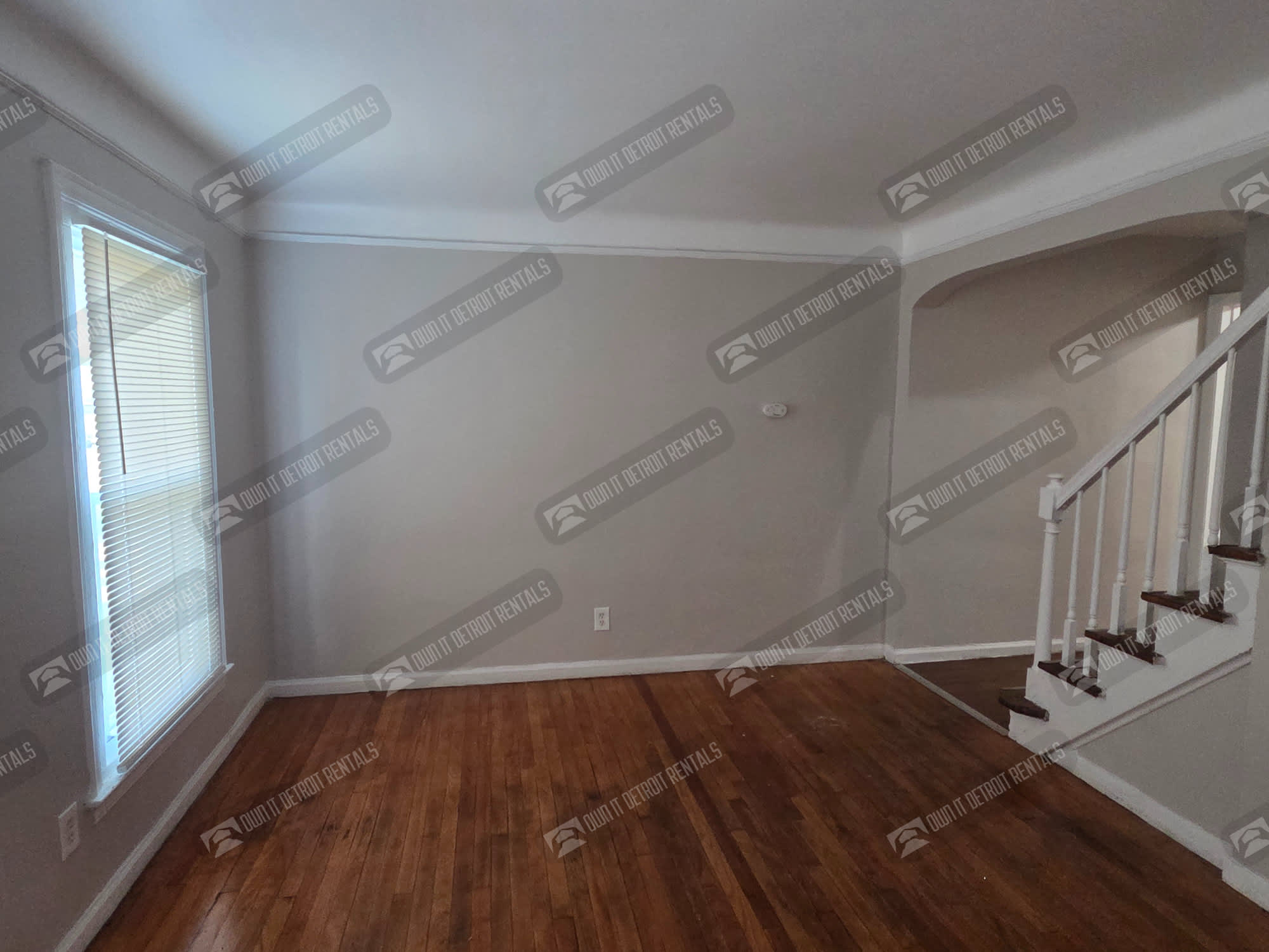 19335 Hoover St – photo 4