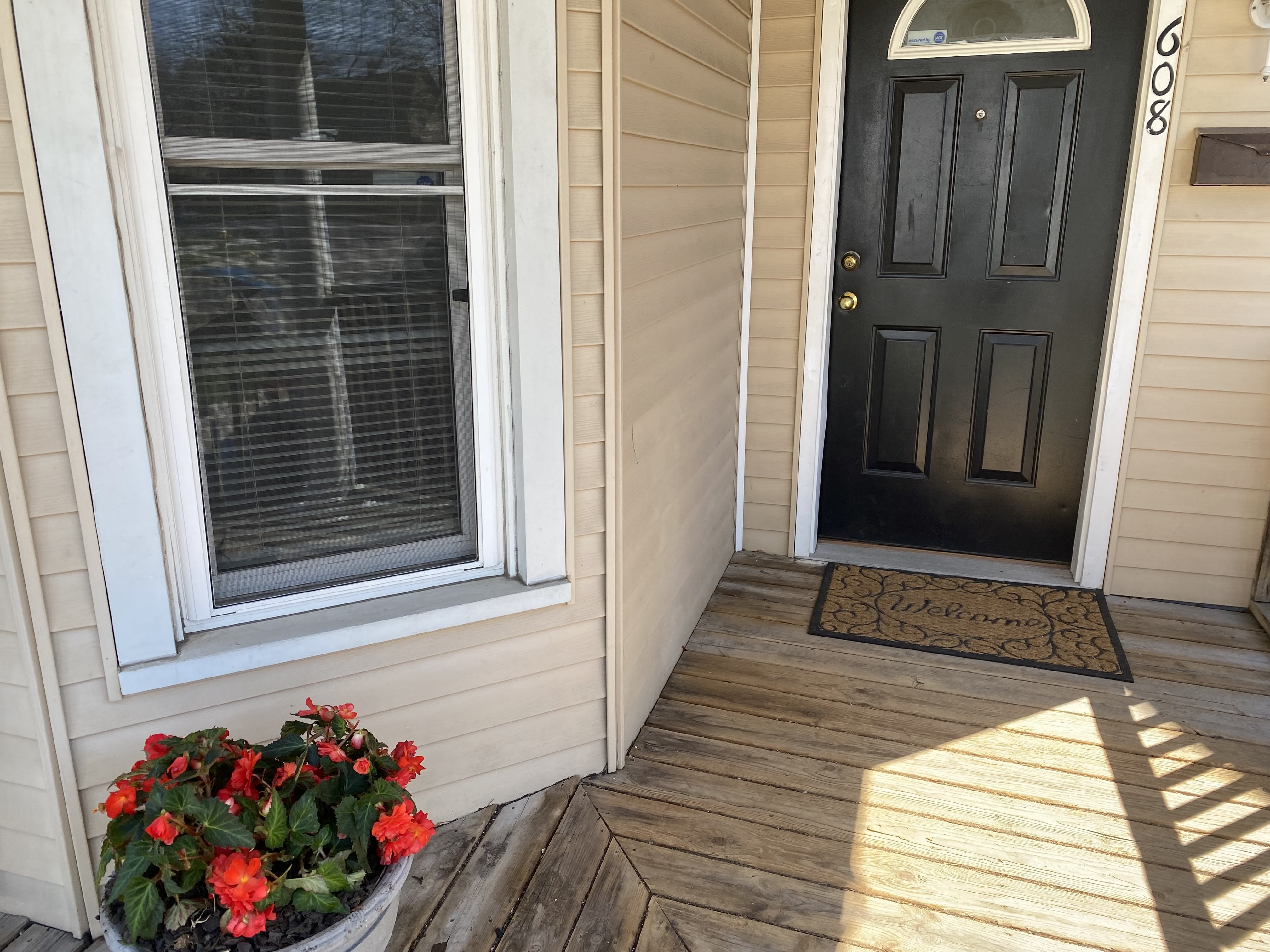 608 Fremont Avenue Northwest – photo 2