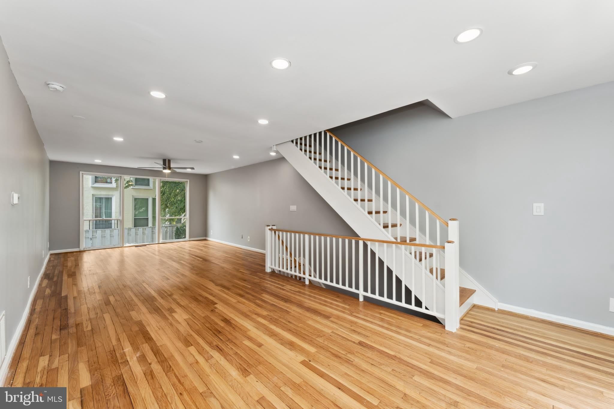 212 G Street SW – photo 3