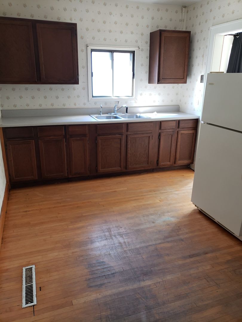 412 3rd Ave NW Jamestown, ND 58401 – photo 5