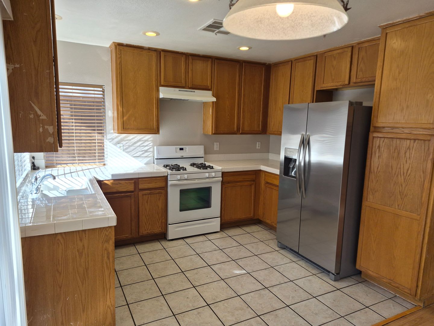 AVAILABLE NOW**SUMMERLIN ***4/2.5/2 CAR – photo 5