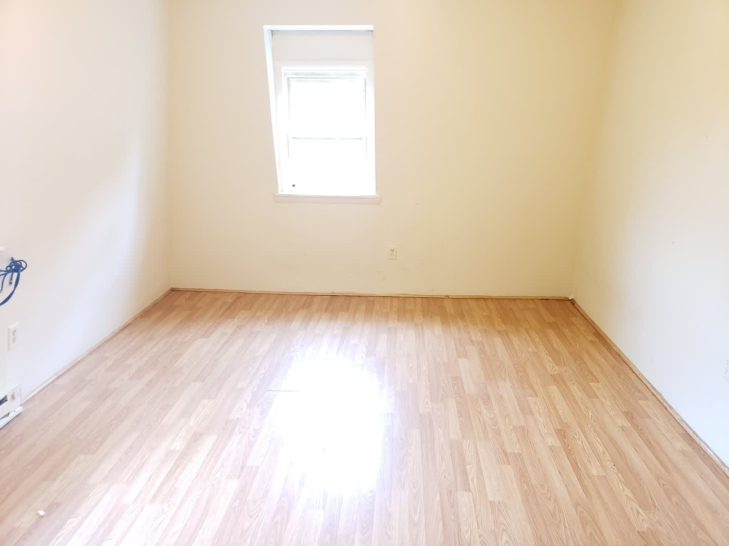 Charming 2Bed/1Bath Semi-Detached Home in Allentown! – photo 2