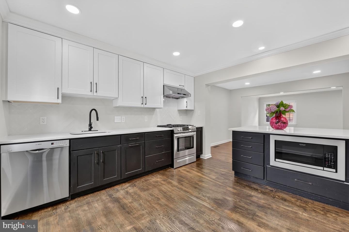 7426 HALLCREST DR – photo 5
