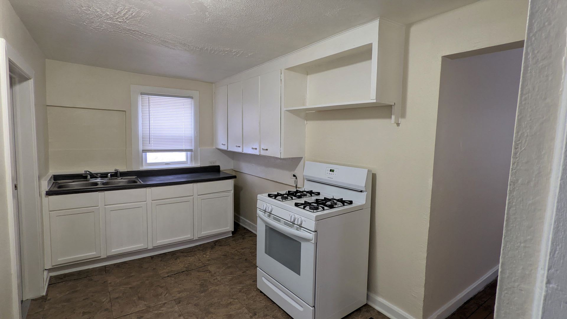 3200 5th St, 1 bedroom house – photo 4