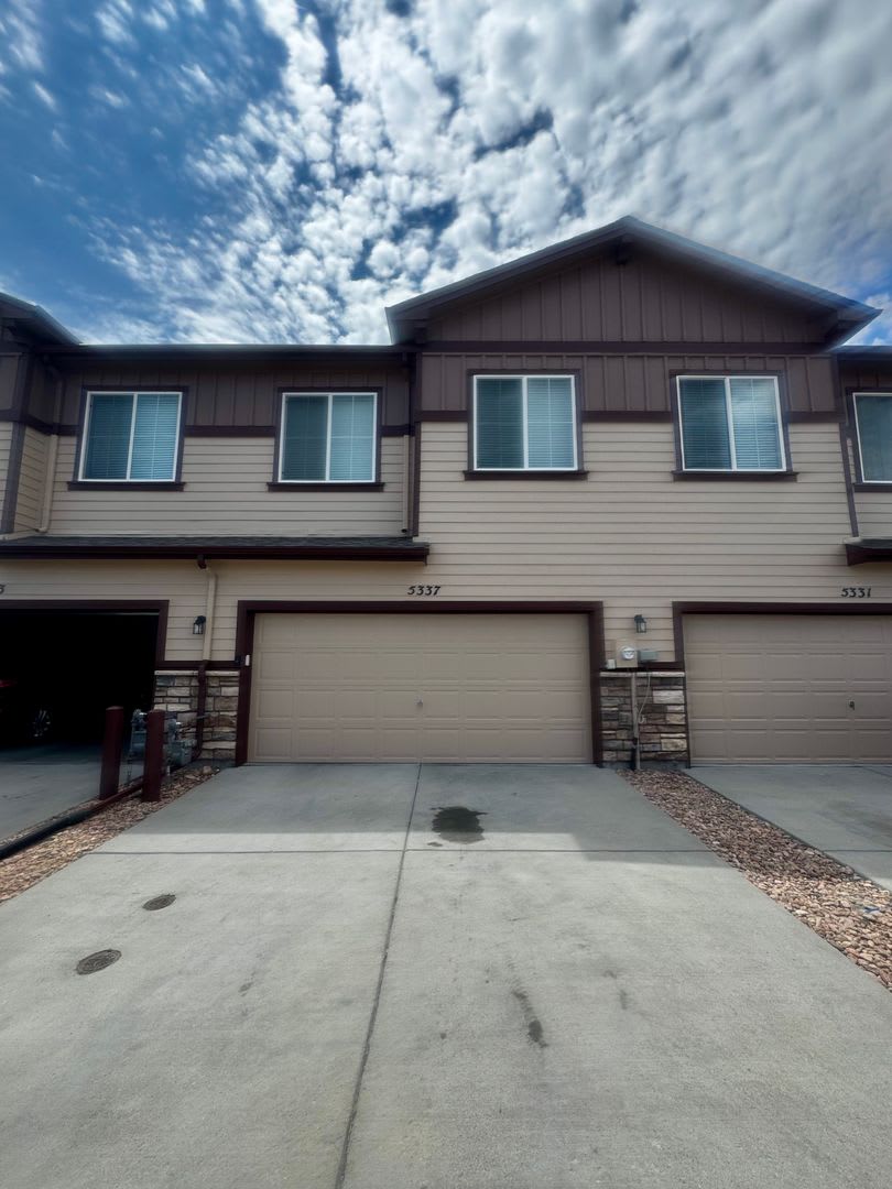 2 Bedroom Townhome off of Powers and Stetson Hills – photo 2