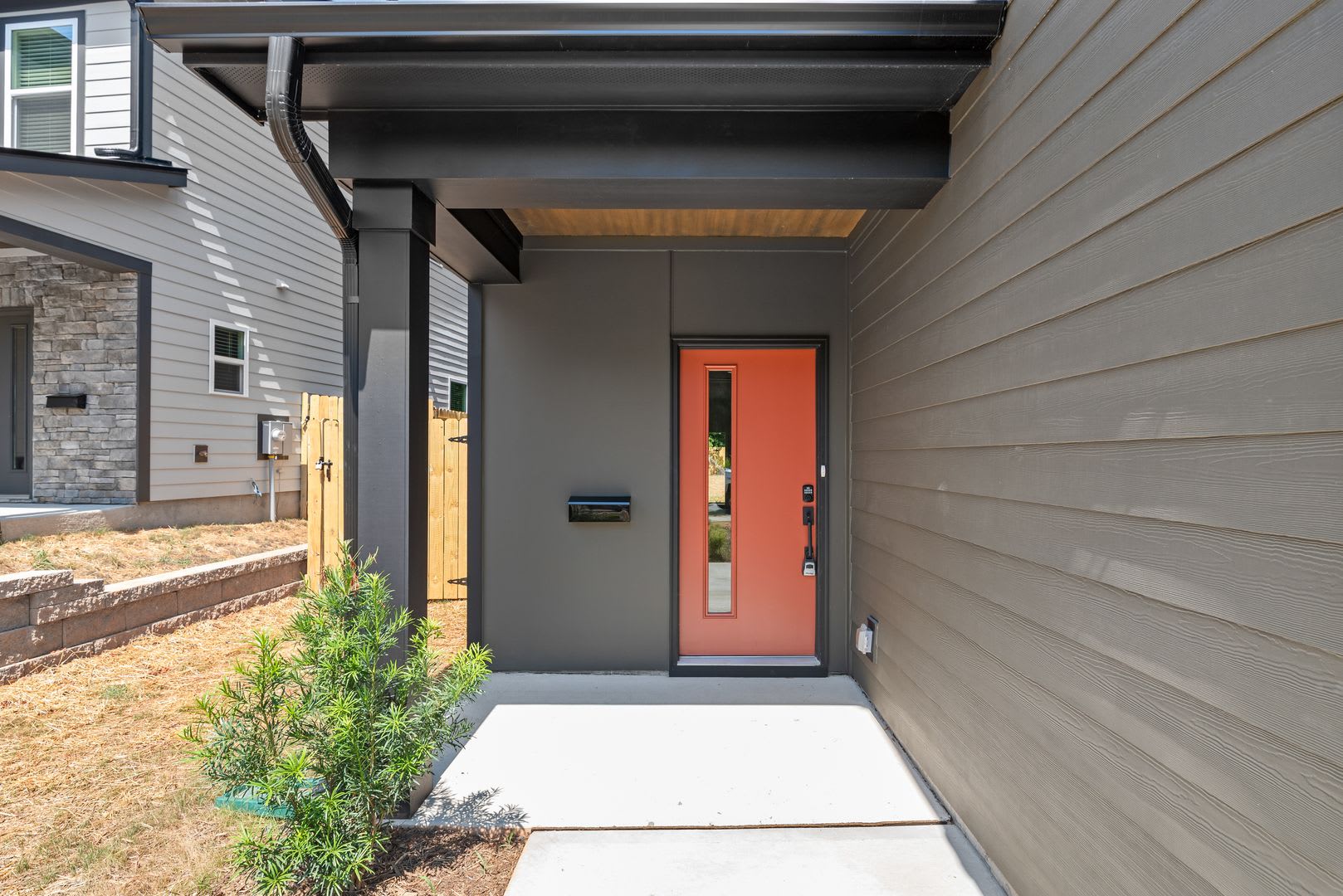 Move In Ready Modern Townhome – photo 2