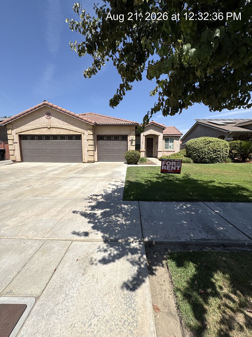 Lovely NW Visalia home available! – photo 1
