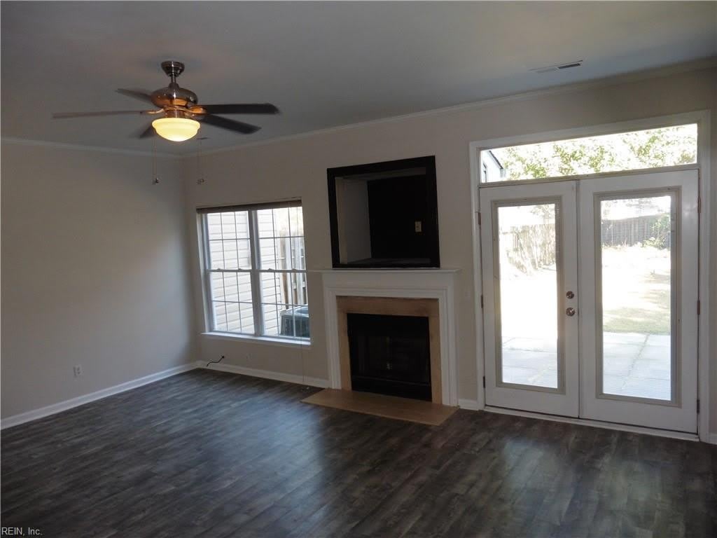 2364 Charing Cross Road – photo 4