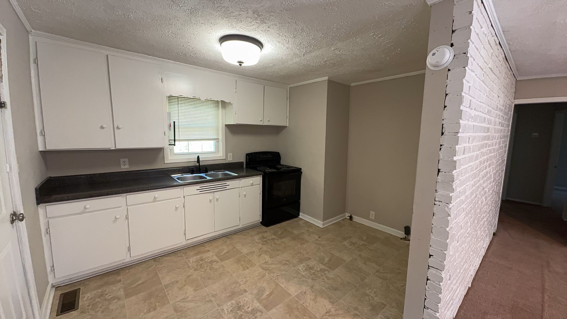 1095 Foster Circle – photo 2