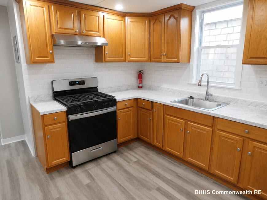 137 Hampshire St – photo 1