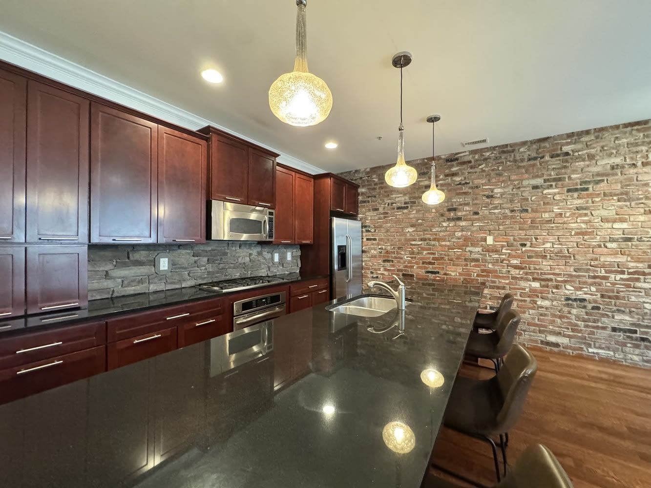 2929 Mcgee Trafficway – photo 4