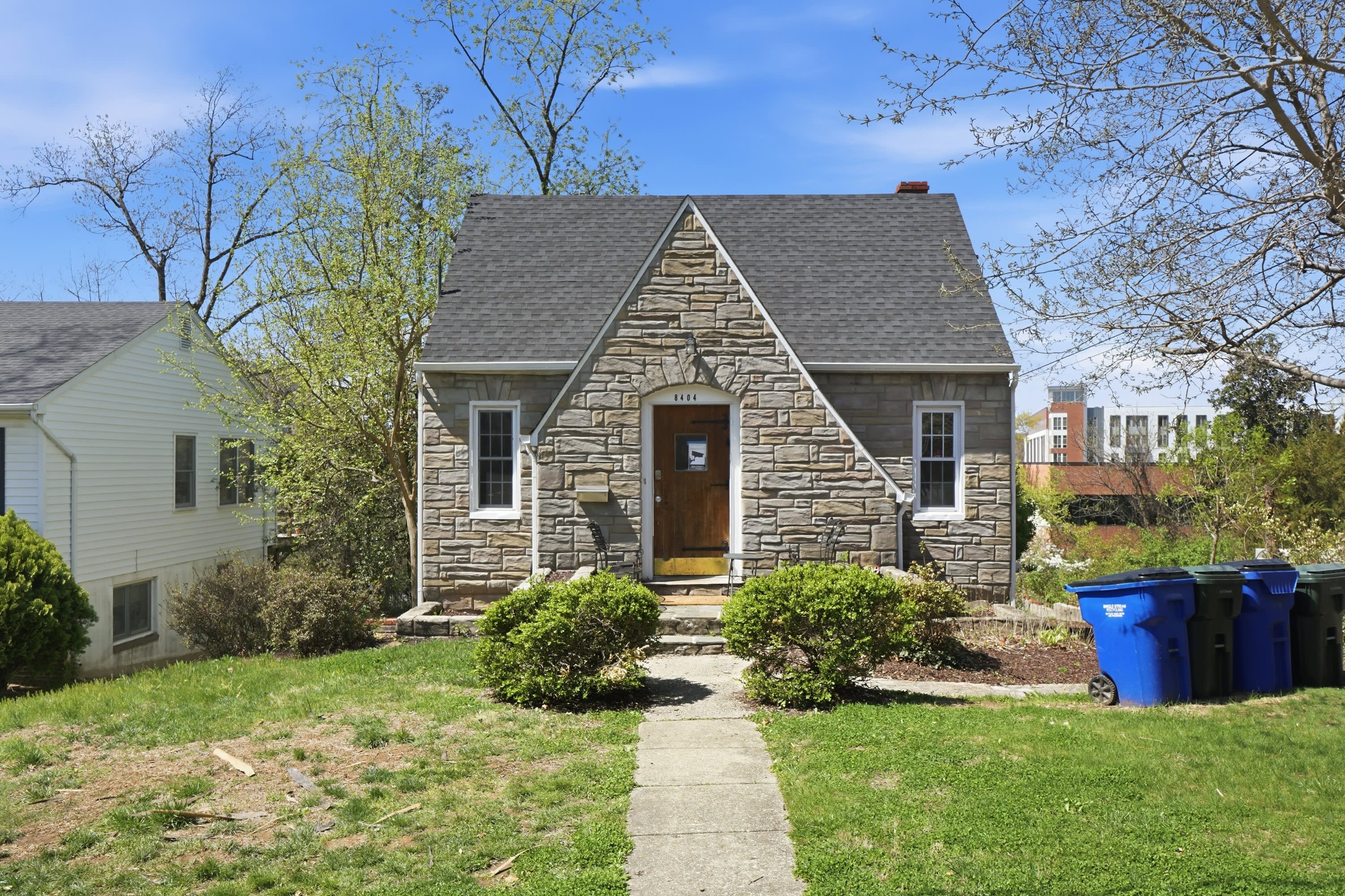 8404 48th Avenue – photo 1