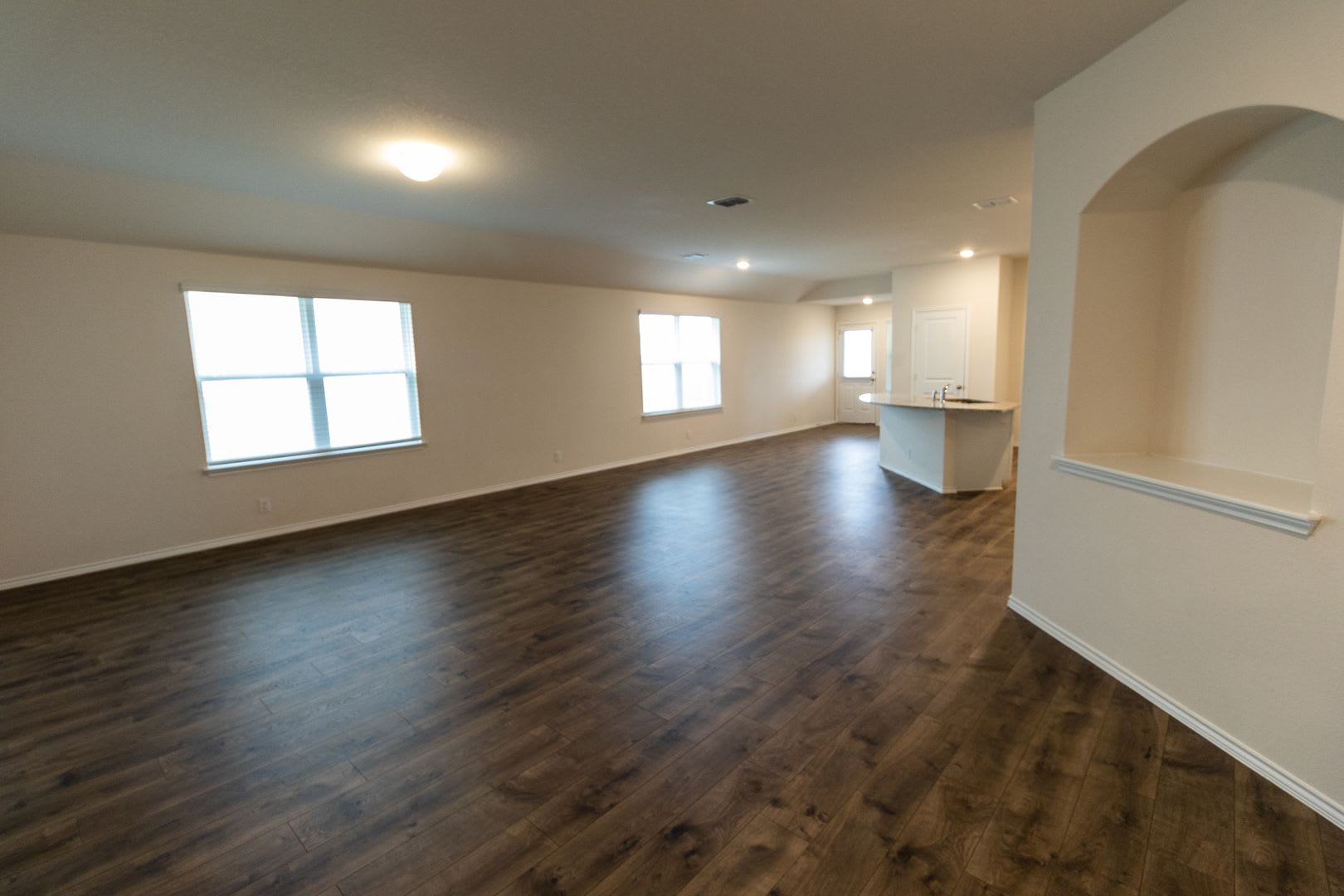 Spacious 4-Bedroom Single-Story Home in Kendall Brook Near Randolph AFB – photo 4