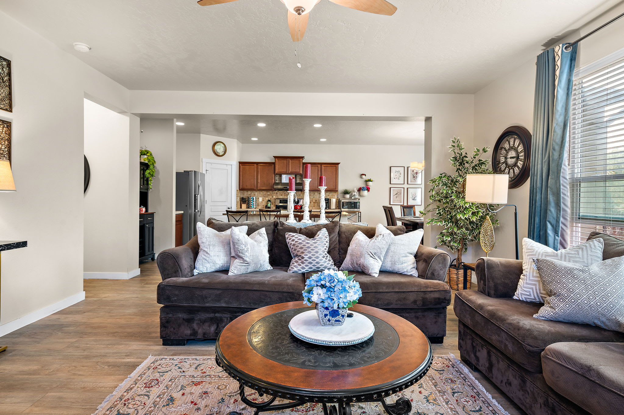 663 West Archerfield Street – photo 4
