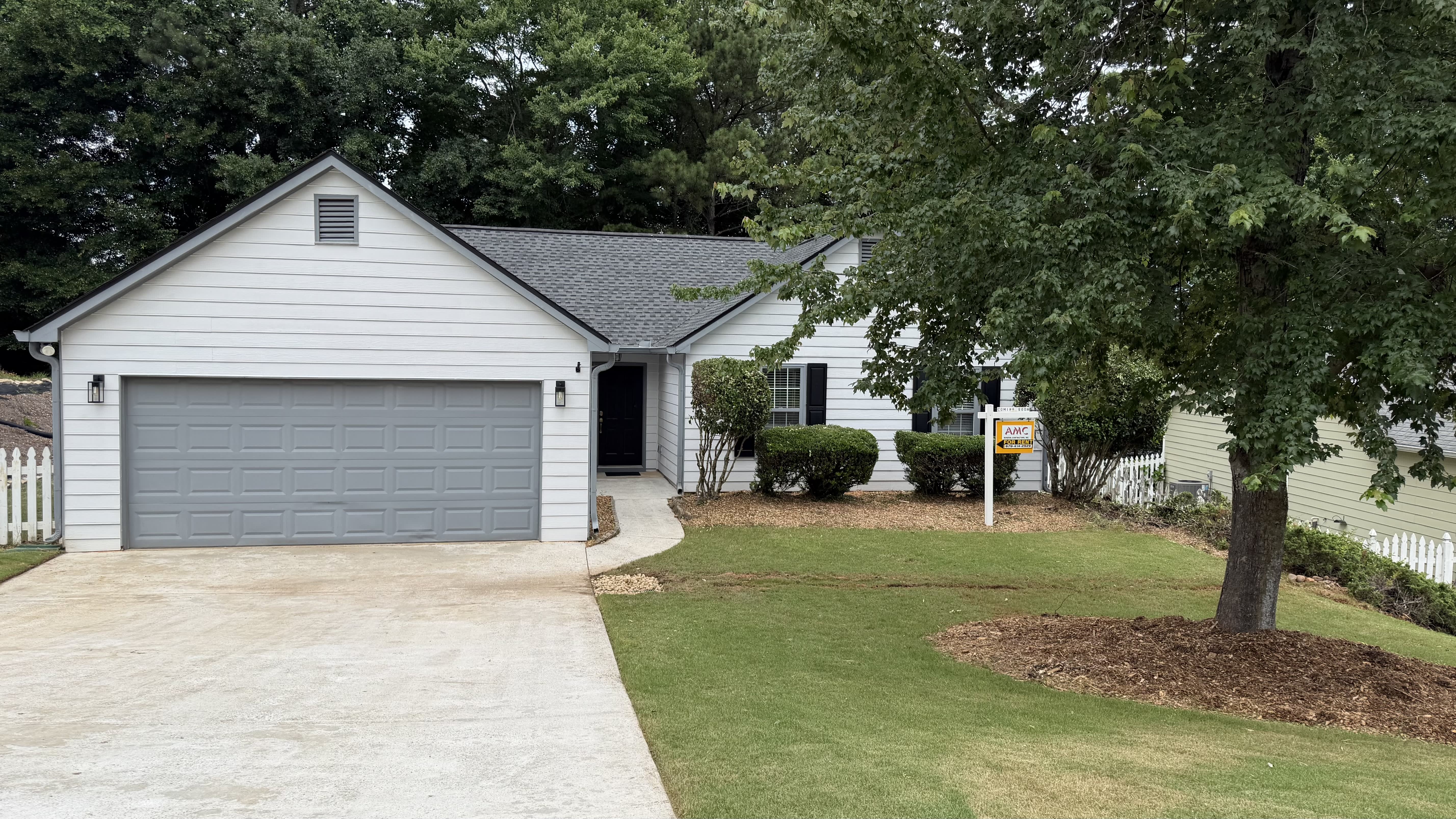 5853 Riverside Walk Drive Northeast – photo 3