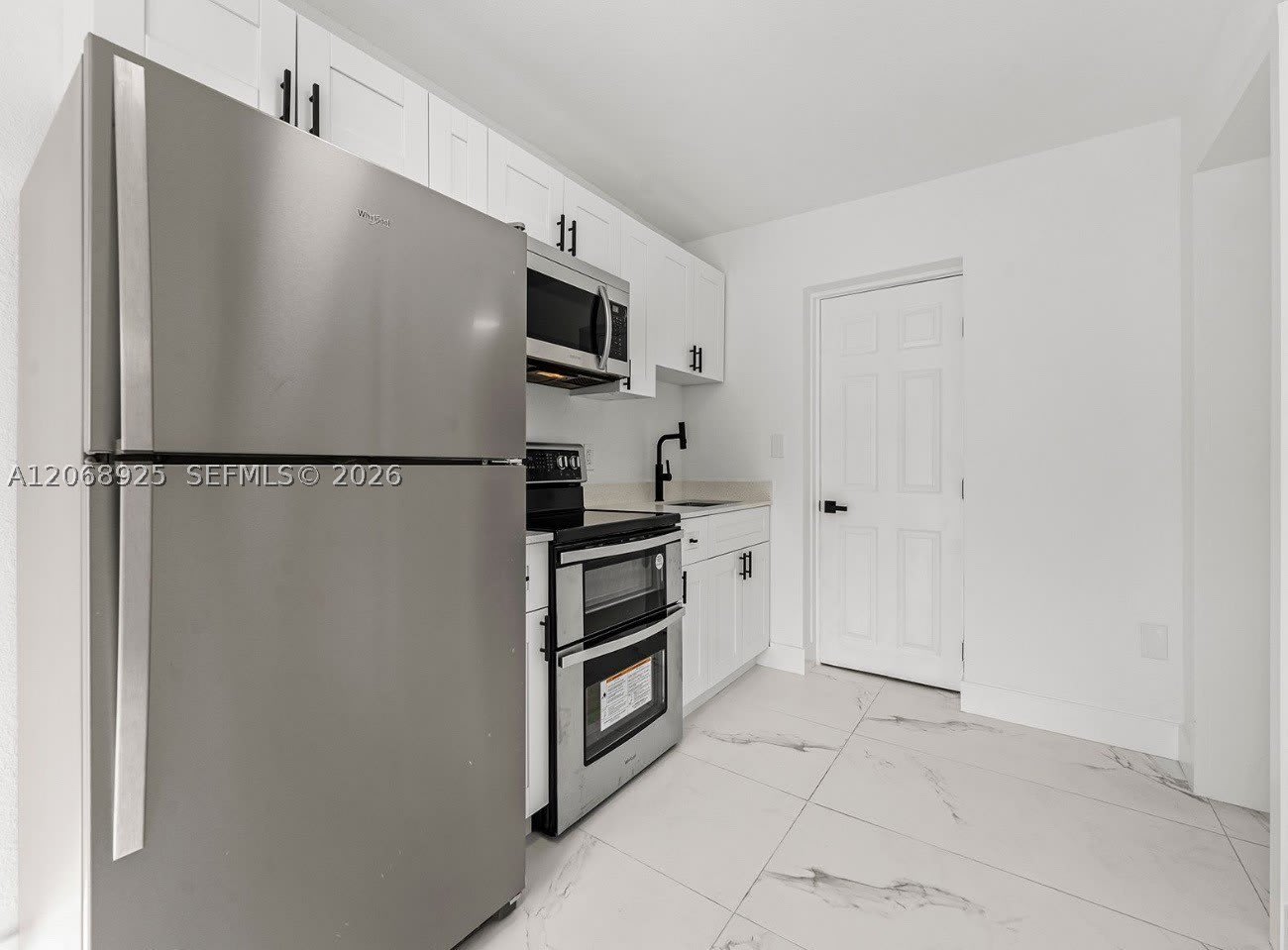 921 NW 22nd Ct – photo 4