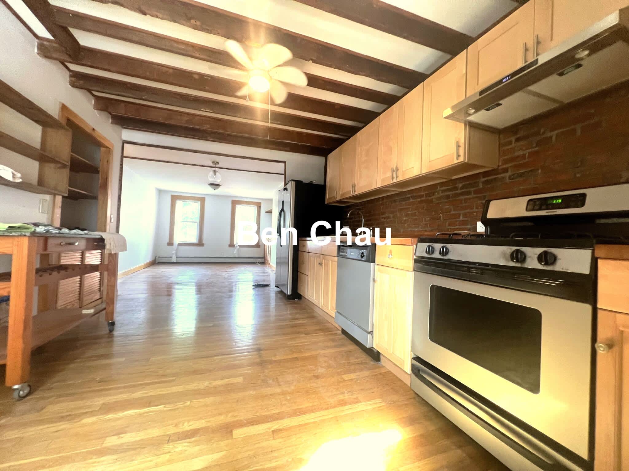 202 Harvard St – photo 4
