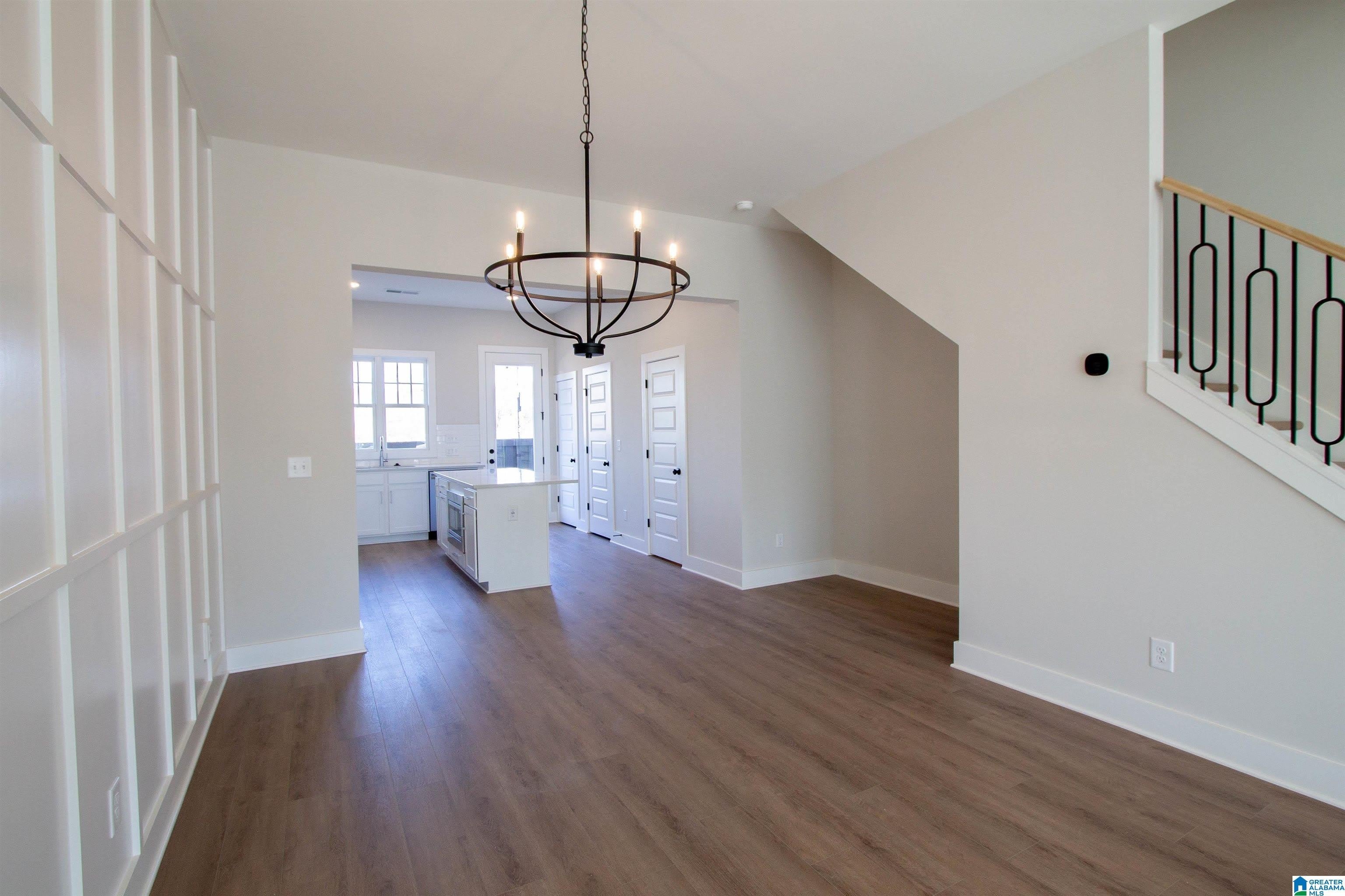 1188 Windsor Square – photo 4