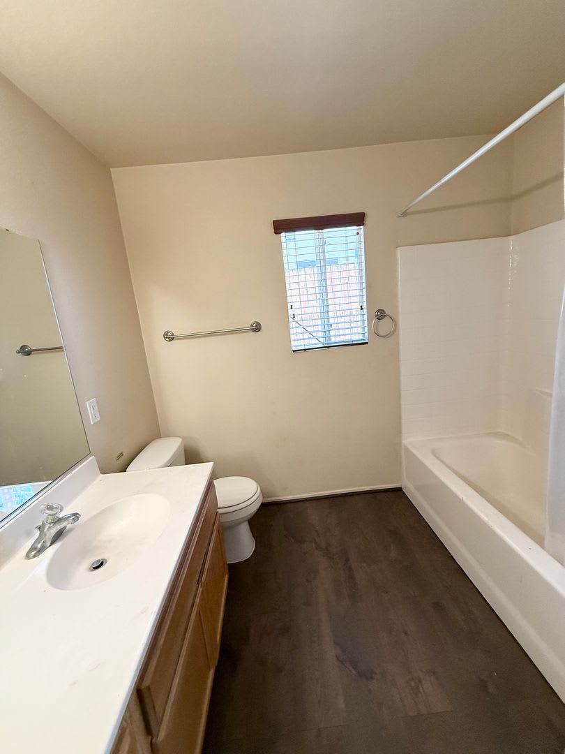 200 Off First Full Month S Rent Four Bedroom In Desert Vista Community – photo 2