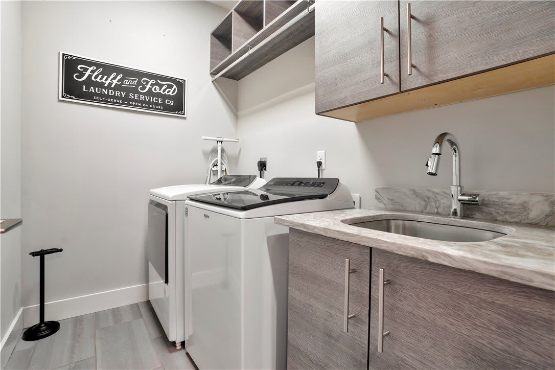 1572 N Desoto Place – photo 5