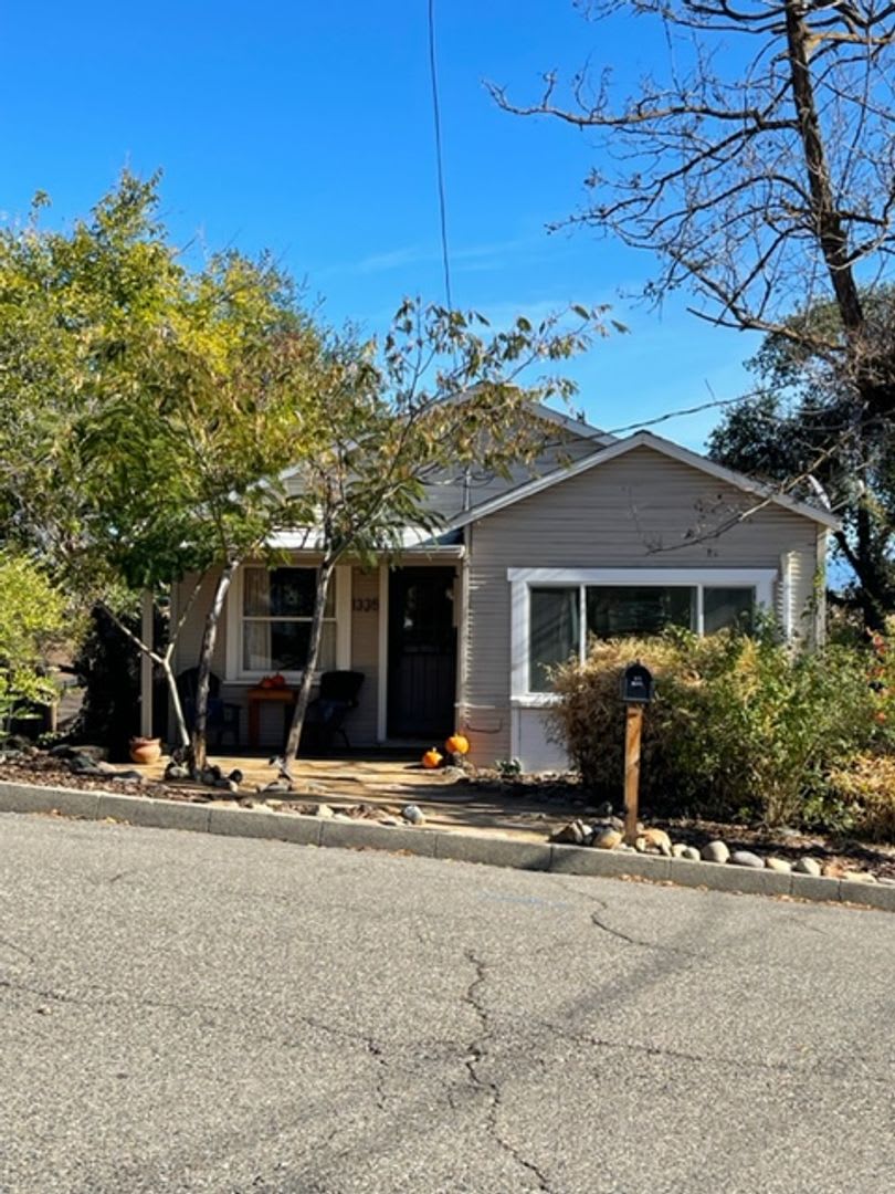 Vintage home in downtown Redding. – photo 1