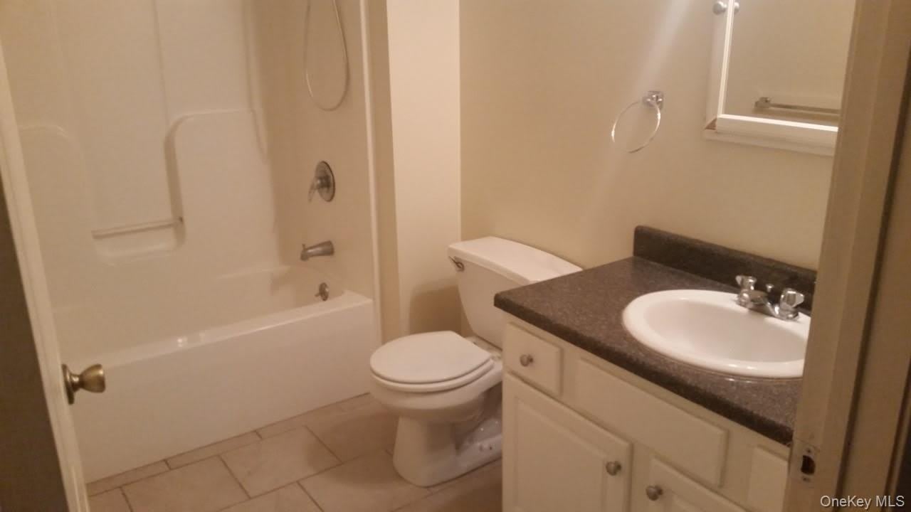 194 E Main Street – photo 5