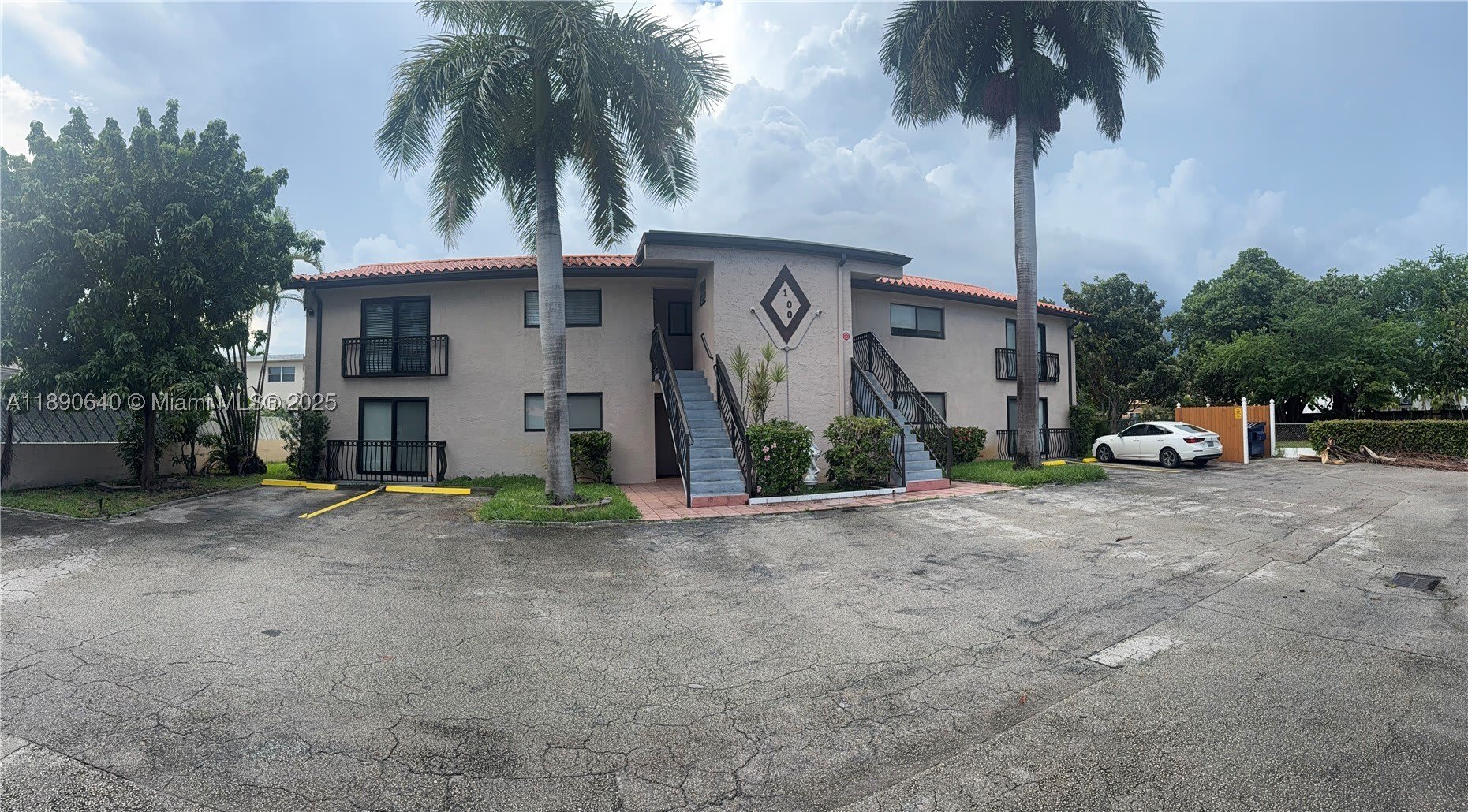 100 SE 5th Ave – photo 2