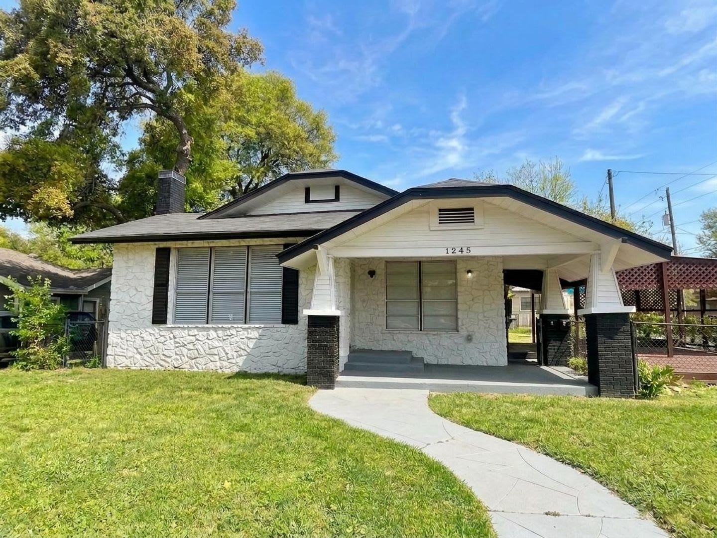 1245 Kayton Avenue – photo 1