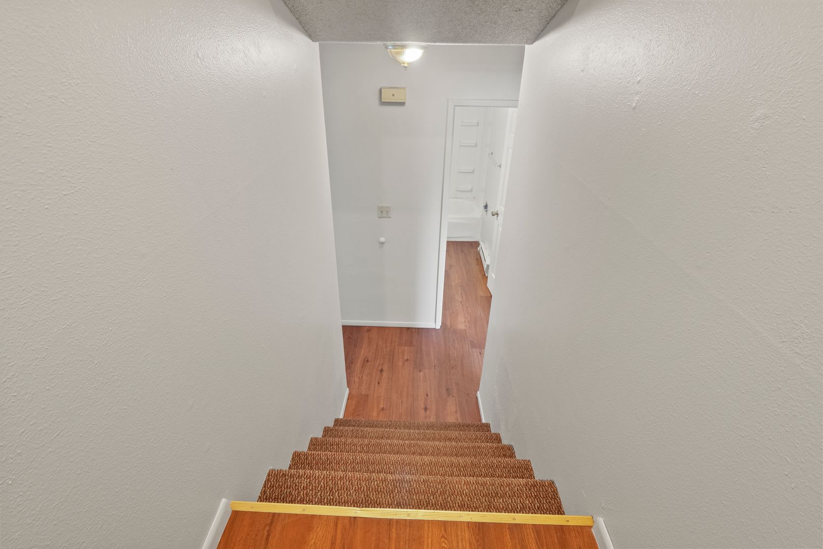 2 bedroom 1 bath house with a fenced front yard close to EWU! – photo 3