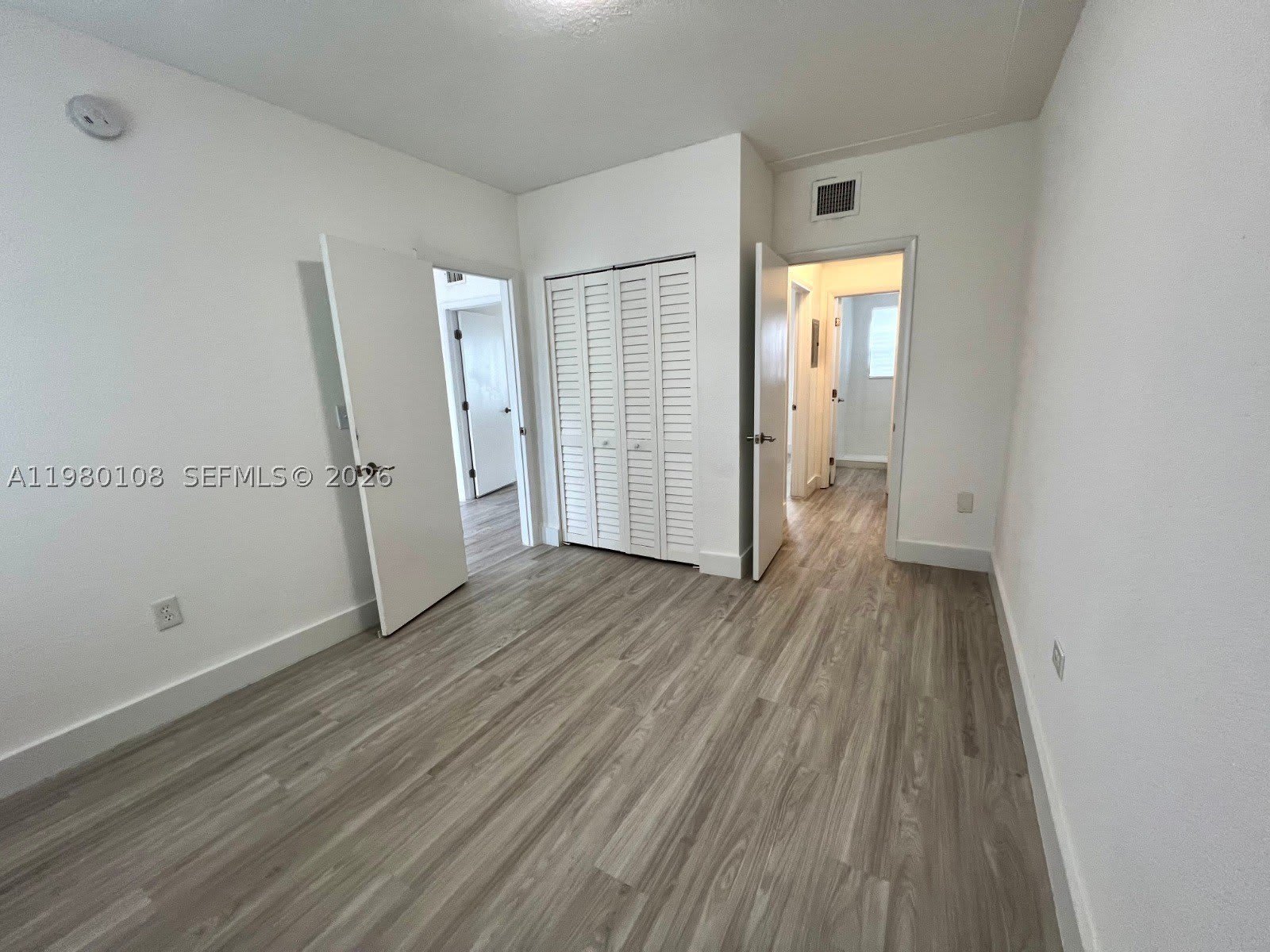 1900 Calais Dr – photo 4