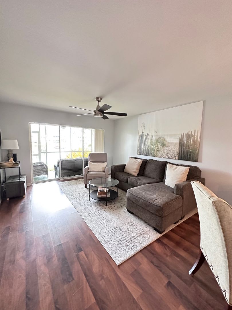 Renovated 1st Floor Seasonal unit in North Naples – photo 1