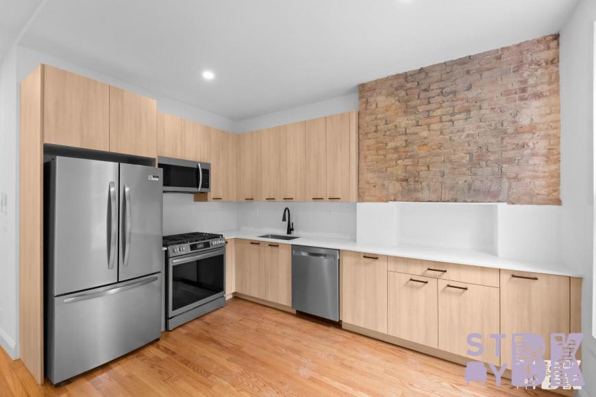 275 Nassau Avenue – photo 2