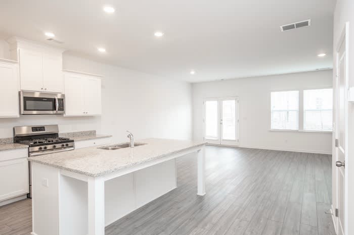 1080 Edwin Lane – photo 2