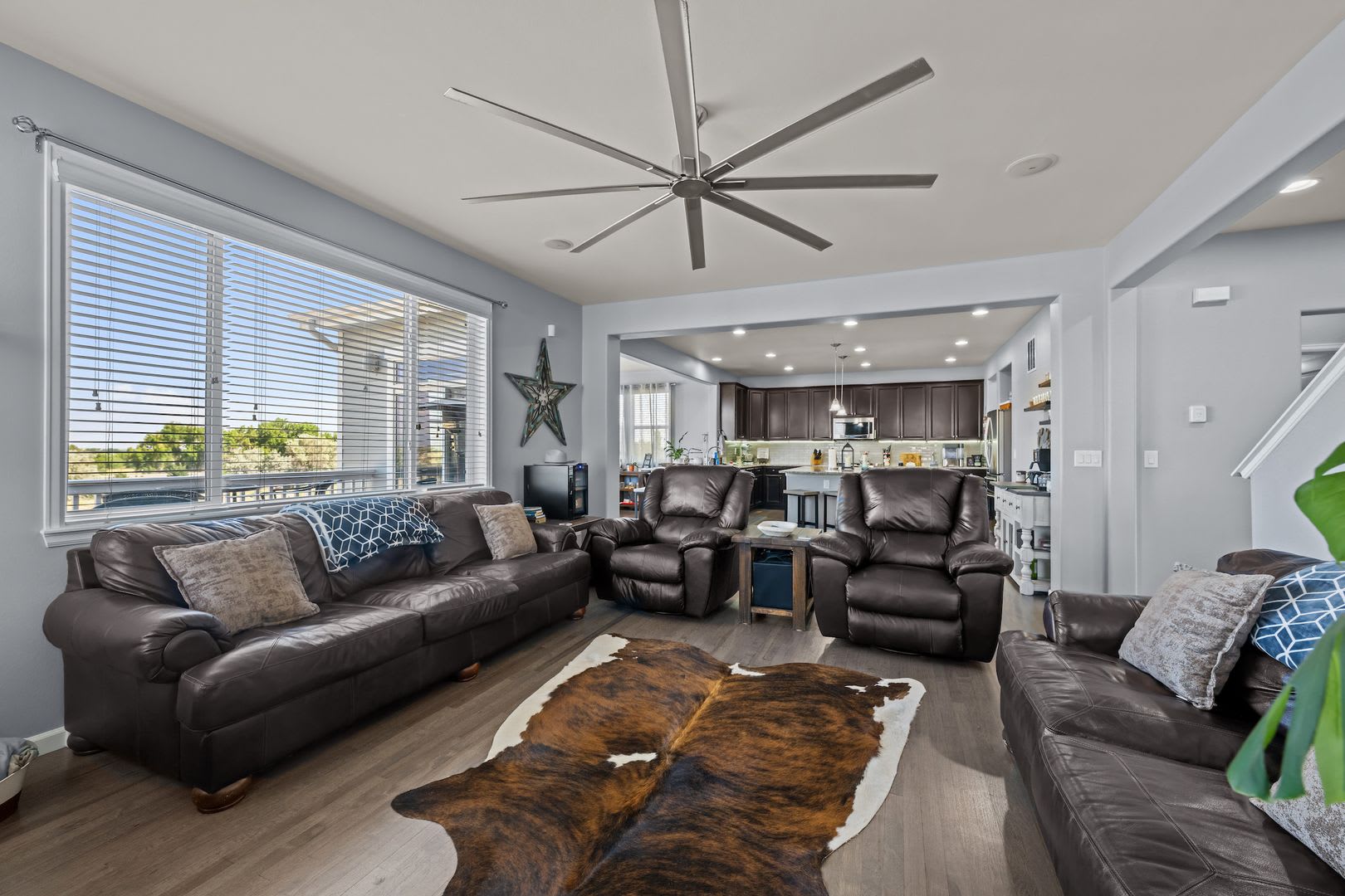 Gorgeous home with spectacular Front Range views! – photo 3