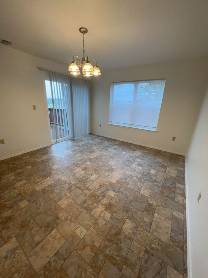 1121 Dakota Drive – photo 5