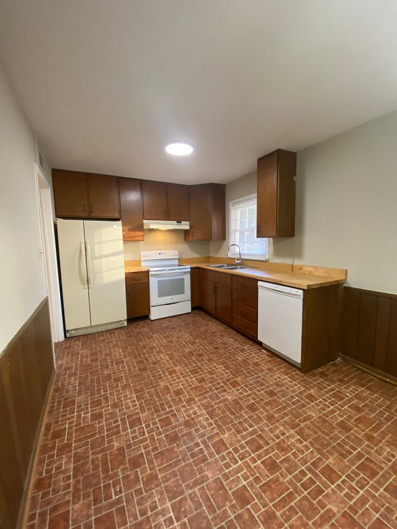 Pet Friendly 3 Bedroom 1 5 Bath House With A Large Fenced In Backyard In Athens Ga – photo 4