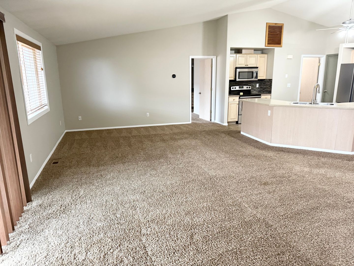 !!!HALF MONTH RENT FREE!!!Charming One-Level Ranch in Peaceful Battle Ground Neighborhood – photo 5