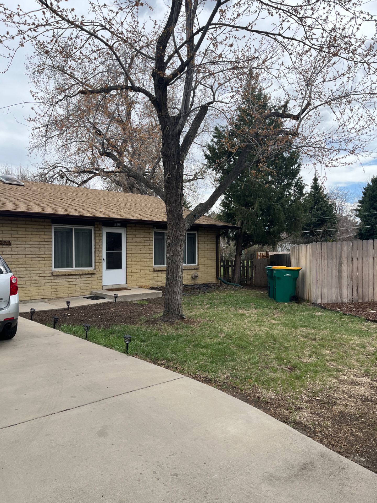 2 Bed/1 Bath Duplex in Lakewood near Crown Hill Lake $500 Move in Special – photo 2