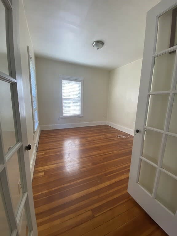 7 Oak Square Avenue – photo 4