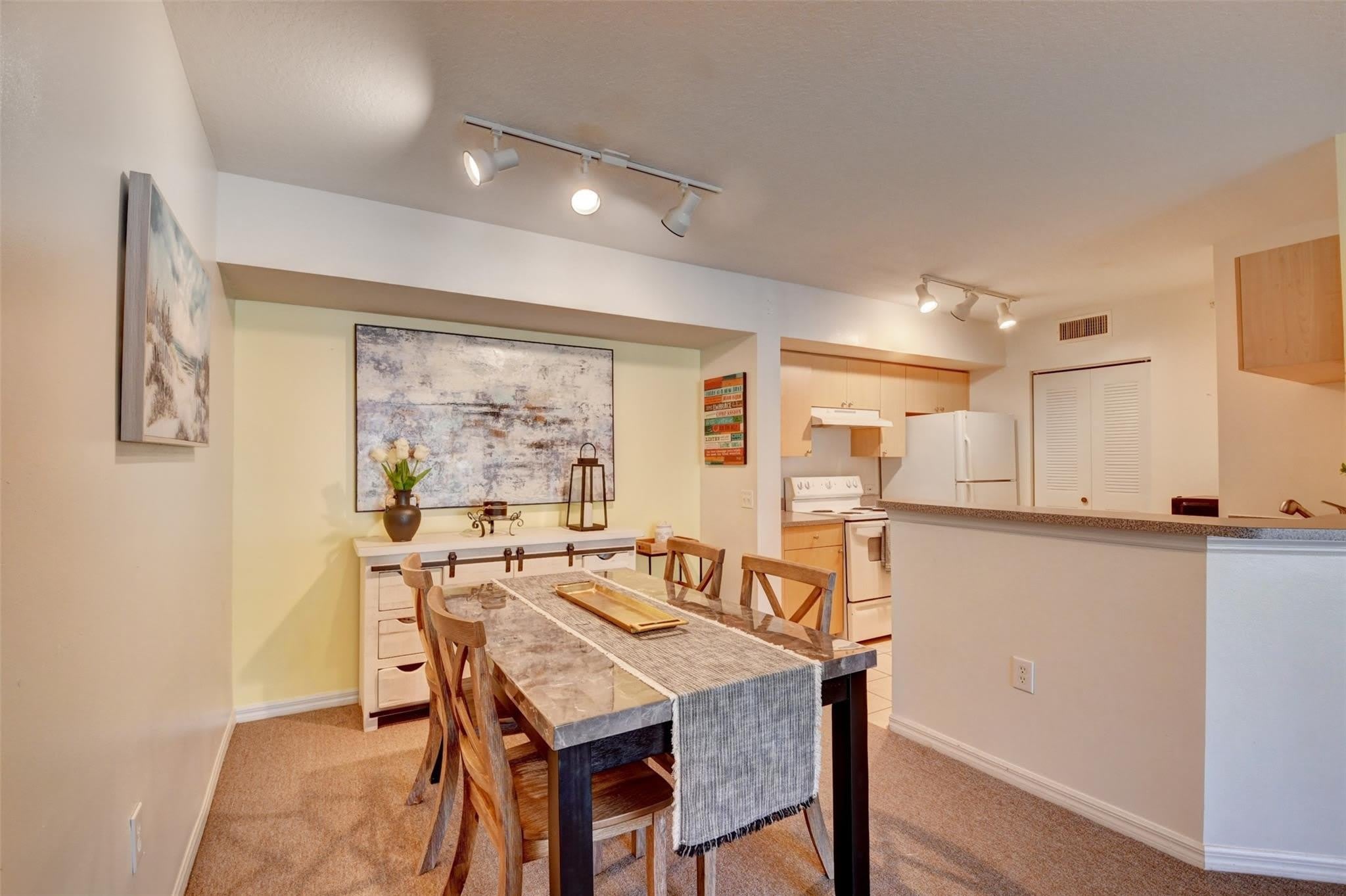 703 VILLA Circle – photo 4