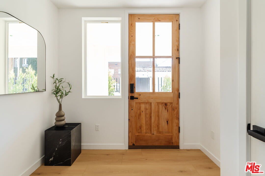 6765 1/2 Lexington Ave – photo 4