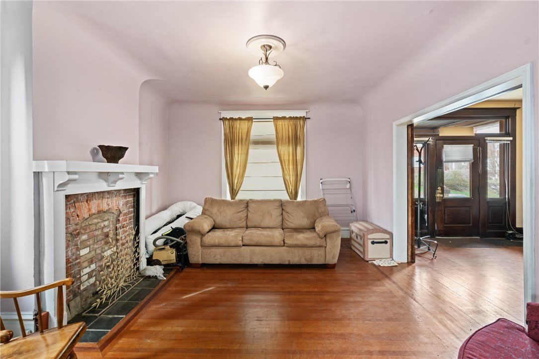 922 Jancey St – photo 5