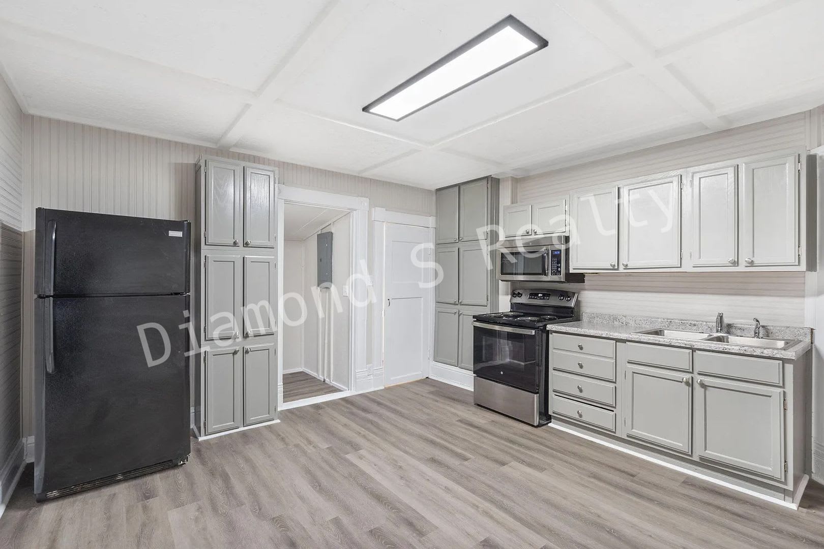 Farmhouse Style 3-Bedroom Home Available! – photo 3