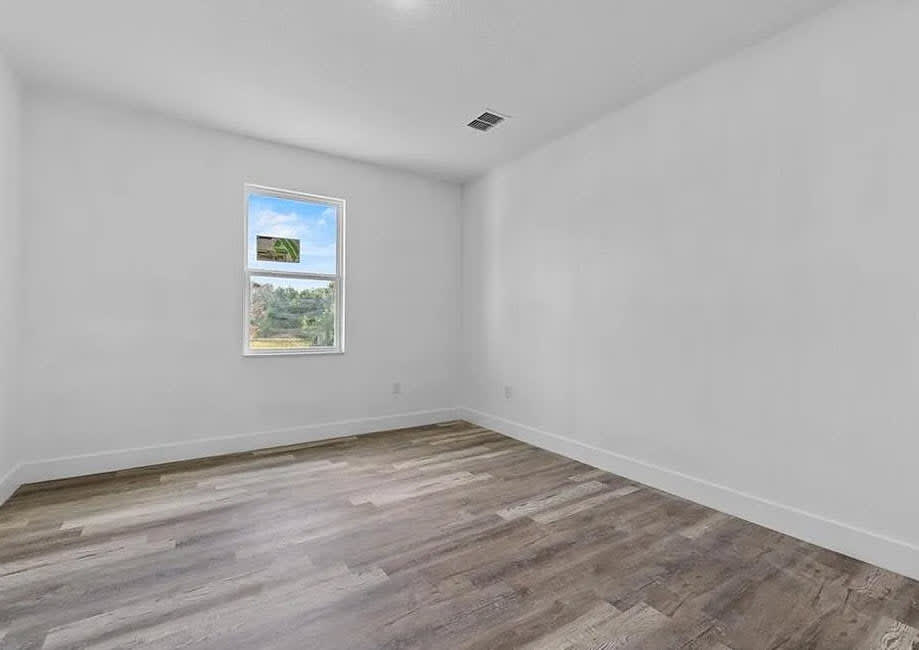 413 East Main Street – photo 4