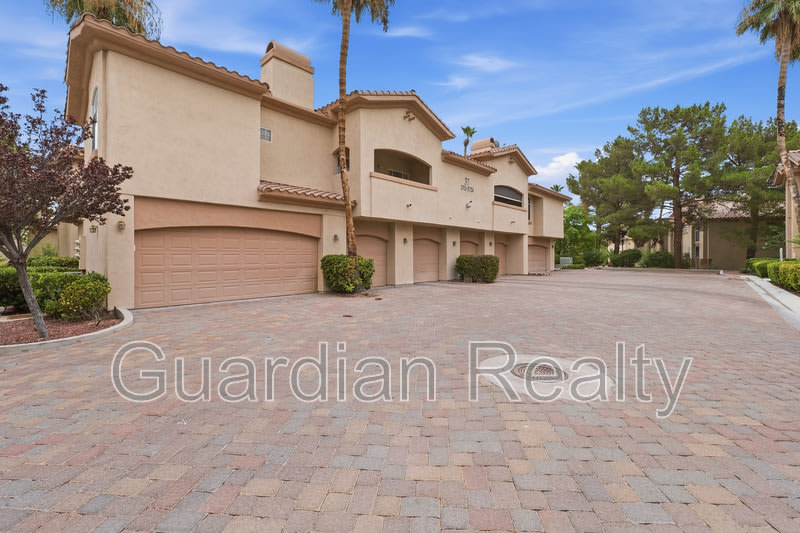 2050 W Warm Springs Rd – photo 2