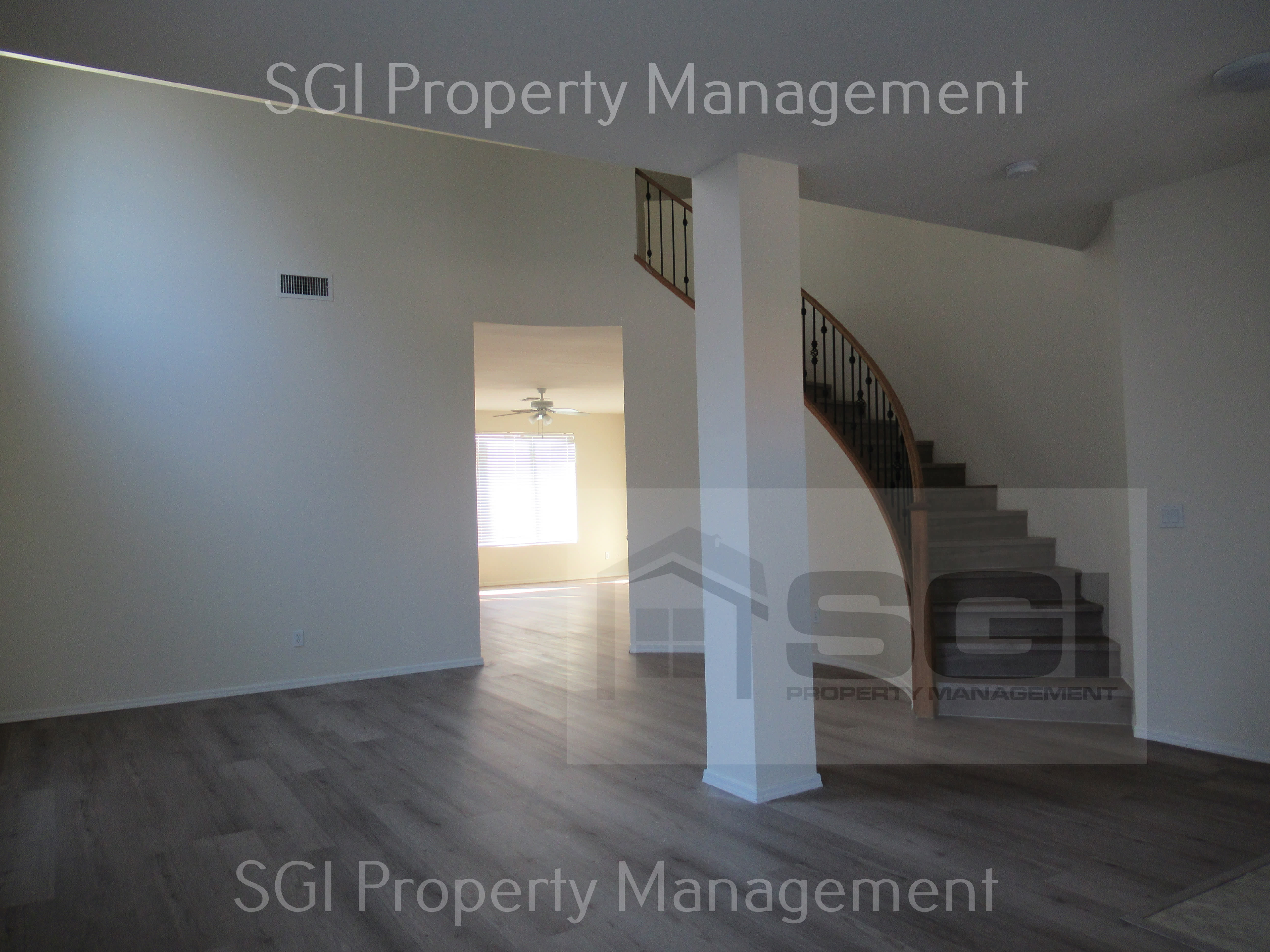 3123 W Pleasant Ln – photo 2