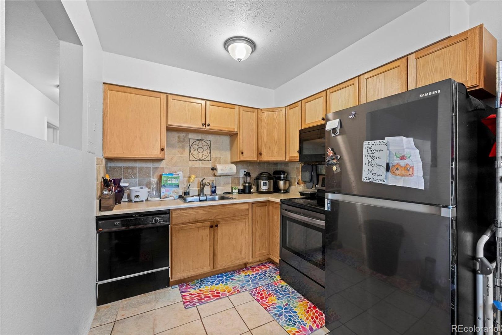 Adorable 2-Bedroom Condo Near Old Town Arvada – photo 4