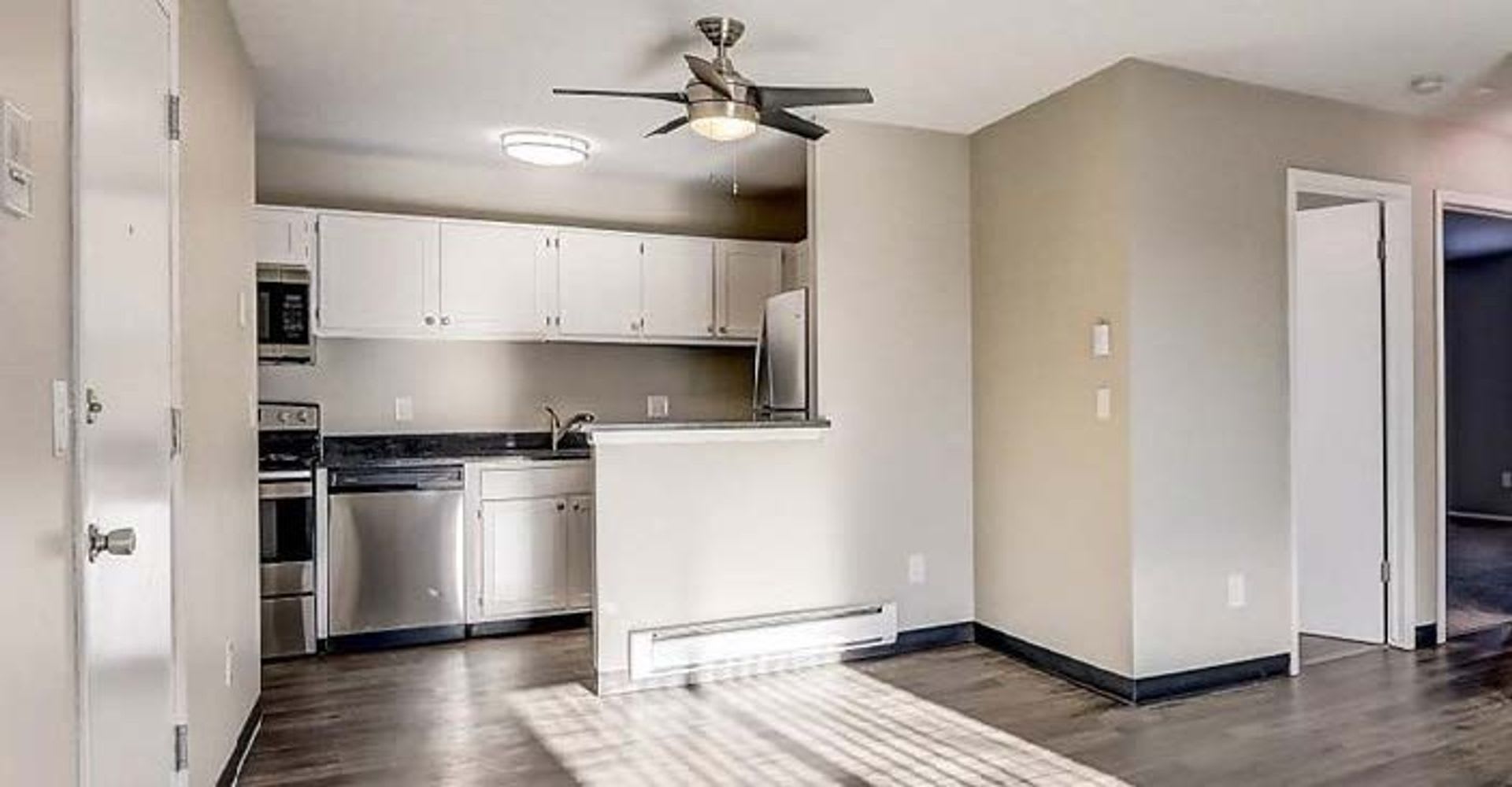 Tosa Village Apartments – photo 3
