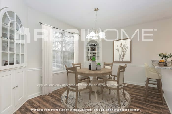665 Roxanne Drive – photo 5