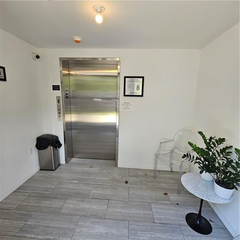 623 Avenue H – photo 4